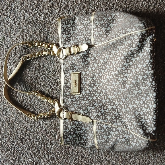 DKNY large monogram 2 way purse - Picture 2 of 16